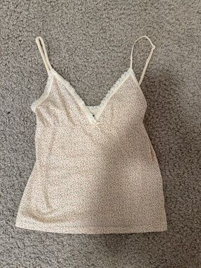 Brandy Melville Floral Lace-Trim Cami Tank Top in Cream and Pink